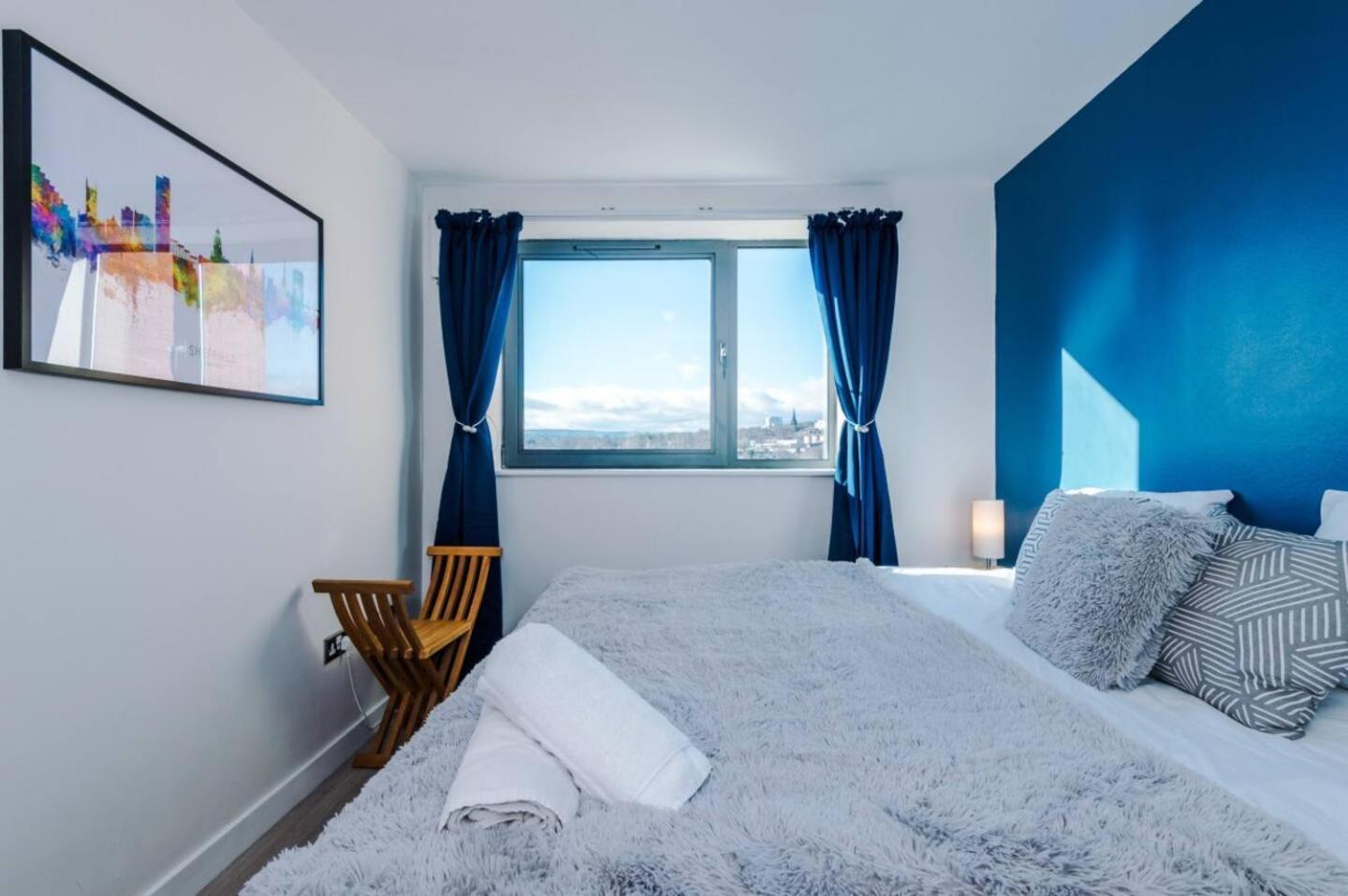 High-spec Penthouse Free Parking Space Appartamento