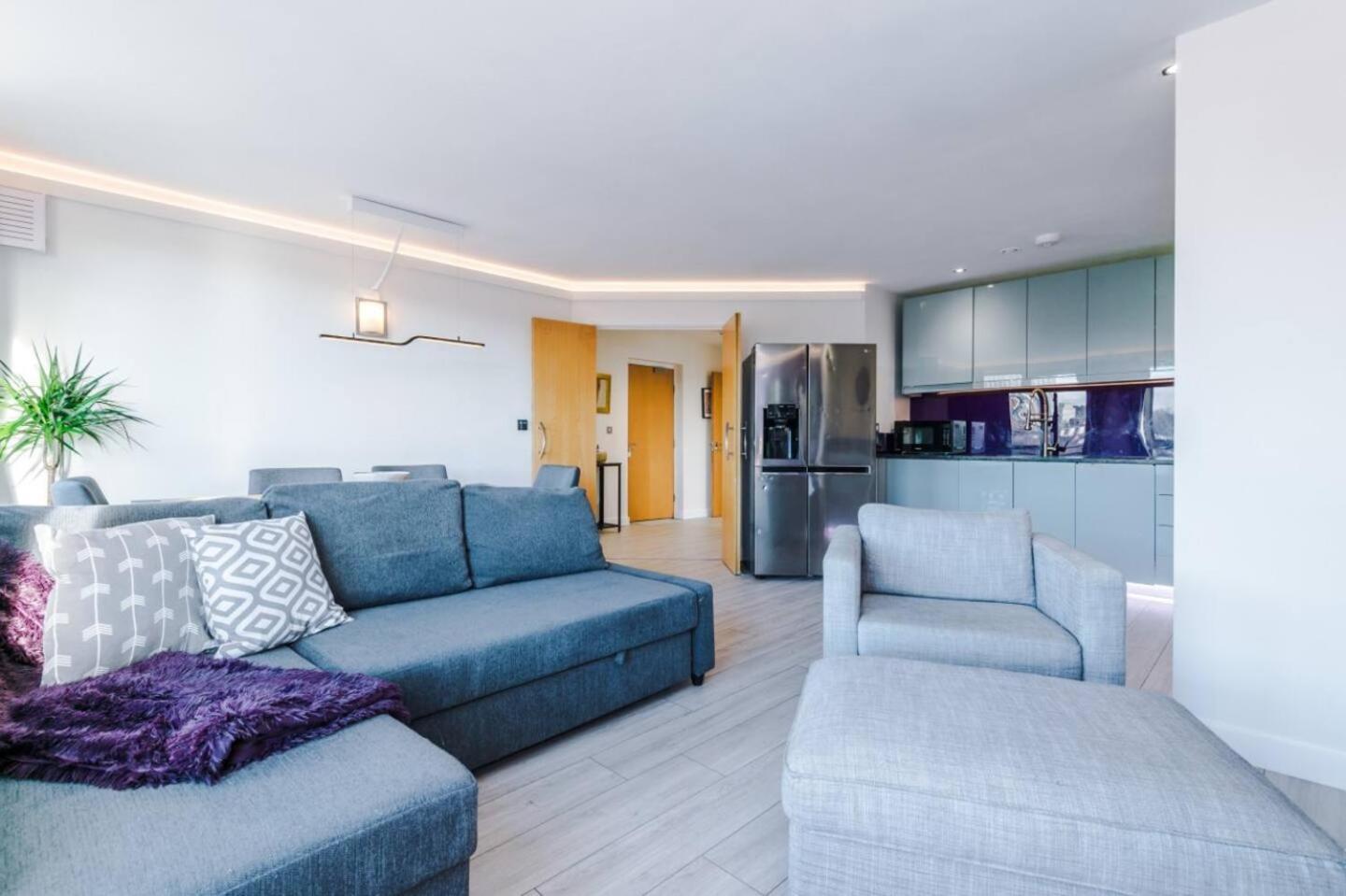 High-spec Penthouse Free Parking Space Appartamento